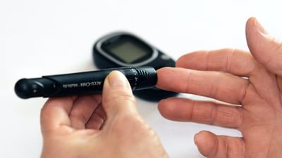 Many people check their blood sugar regularly, but still make simple mistakes that affect the accuracy of the result. (Pexels) Many people check their blood sugar regularly, but still make simple mistakes that affect the accuracy of the result. (Pexels)