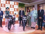 మైలేజ్ బైక్​ల్లో సరికొత్త విప్లవం..