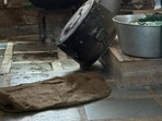 The kitchen is huge and airy, and is part of a sprawling Sufi shrine in South Delhi’s Mehrauli. (HT Photo)