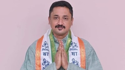 তোলাবাজির অভিযোগে কলকাতা পুরসভার ১০৬ নম্বর ওয়ার্ডের তৃণমূল কাউন্সিলর অরিজিৎ দাস ঠাকুরকে গ্রেফতার করেছে পুলিশ। তোলাবাজির অভিযোগে কলকাতা পুরসভার ১০৬ নম্বর ওয়ার্ডের তৃণমূল কাউন্সিলর অরিজিৎ দাস ঠাকুরকে গ্রেফতার করেছে পুলিশ।