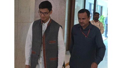 పార్లమెంటరీ కమిటీ ముందుకు సార్థక్ సిద్దాంత్