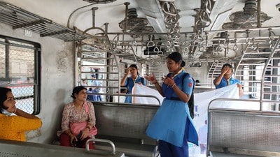 শিয়ালদা ডিভিশনে দু'দিনে ৭১টি লোকাল ট্রেন বাতিল করে দেওয়া হয়েছে। (ছবিটি প্রতীকী, সৌজন্যে Indian Railways)