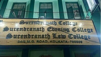 শিয়ালদহের সুরেন্দ্রনাথ কলেজে টাকা, আগ্নেয়াস্ত্র, কন্ডোমের প্যাকেট এবং বিলাসবহুল ঘর উদ্ধারের ঘটনাকে কেন্দ্র করে রাজনৈতিক চাপানউতোরের আবহে মুখ খুললেন বিজেপি নেতা দিলীপ ঘোষ। শিয়ালদহের সুরেন্দ্রনাথ কলেজে টাকা, আগ্নেয়াস্ত্র, কন্ডোমের প্যাকেট এবং বিলাসবহুল ঘর উদ্ধারের ঘটনাকে কেন্দ্র করে রাজনৈতিক চাপানউতোরের আবহে মুখ খুললেন বিজেপি নেতা দিলীপ ঘোষ।