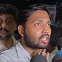 হামলার অভিযোগ তুলে রাত সাড়ে ১১টা নাগাদ কোচিং সেন্টারে পৌঁছন খান স্যার।