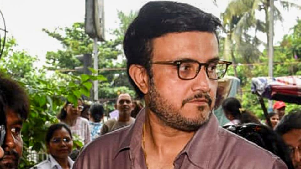 প্রাক্তন ভারত অধিনায়ক ও বিসিসিআইয়ের প্রাক্তন সভাপতি সৌরভ গঙ্গোপাধ্যায়ের নিরাপত্তা ব্যবস্থা কমানোর সিদ্ধান্ত নিয়েছে পশ্চিমবঙ্গ সরকার। (PTI)