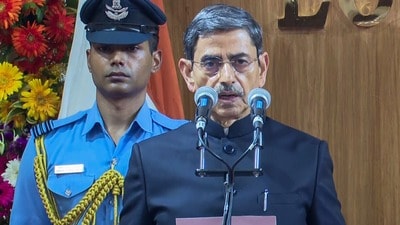 রাজ্যপাল বলেন, বিকৃত আদর্শ এবং ভুল রাজনৈতিক চর্চার ফলেই বাংলার বর্তমান পরিস্থিতি তৈরি হয়েছে। (PWD IT Dept) রাজ্যপাল বলেন, বিকৃত আদর্শ এবং ভুল রাজনৈতিক চর্চার ফলেই বাংলার বর্তমান পরিস্থিতি তৈরি হয়েছে। (PWD IT Dept)