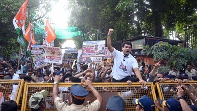 నీట్ నిర్వహణ వైఫల్యంపై ముంబైలో యువజన కాంగ్రెస్ నిరసన (Deepak Salvi)