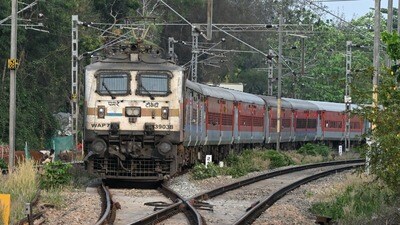 ఏపీ తెలంగాణ మీదుగా ప్రత్యేక రైళ్లు