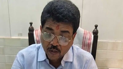 পুলিশের জালে ধরা পড়েছেন কলকাতা পুরসভার ৪২ নম্বর ওয়ার্ডের তৃণমূল কাউন্সিলর মহেশ কুমার শর্মা। পুলিশের জালে ধরা পড়েছেন কলকাতা পুরসভার ৪২ নম্বর ওয়ার্ডের তৃণমূল কাউন্সিলর মহেশ কুমার শর্মা।