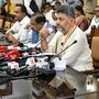 కర్ణాటక ముఖ్యమంత్రిగా ప్రమాణ స్వీకారం అనంతరం మీడియాతో మాట్లాడుతున్న డీకే శివకుమార్ 