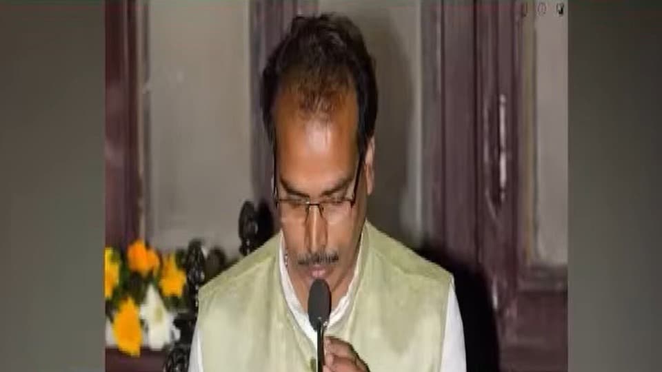 ধৃত কাউন্সিলরের নাম বিশ্বজিৎ মণ্ডল। তিনি কলকাতা পুরসভার ১১৪ নম্বর ওয়ার্ডের কাউন্সিলর