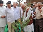 The event was attended by the state environment Rao Narbir Singh, Gurugram MLA Mukesh Sharma, senior government officials, environmental experts and representatives of civic bodies. (HT)