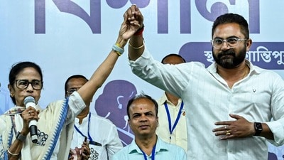 ভোটে গো-হারা হার! এবার এফআইআর তৃণমূলের সোহমের বিরুদ্ধে, কোটি টাকা লুটের অভিযোগ! (PTI) ভোটে গো-হারা হার! এবার এফআইআর তৃণমূলের সোহমের বিরুদ্ধে, কোটি টাকা লুটের অভিযোগ! (PTI)