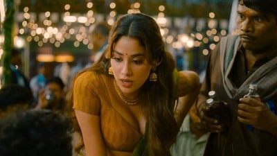 Janhvi Kapoor: పెద్దిలో జాన్వీ కపూర్.. సౌత్ వర్సెస్ నార్త్ రచ్చ.. అలా చూపిస్తారా అంటూ వాళ్లు.. ఆమె అవసరమా అంటూ వీళ్లు.. Janhvi Kapoor: పెద్దిలో జాన్వీ కపూర్.. సౌత్ వర్సెస్ నార్త్ రచ్చ.. అలా చూపిస్తారా అంటూ వాళ్లు.. ఆమె అవసరమా అంటూ వీళ్లు..
