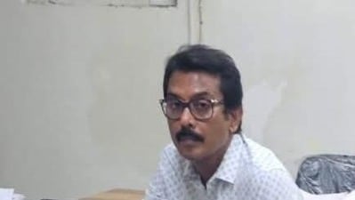 এজলাসে তুমুল হট্টগল! স্বরূপ বিশ্বাসকে হেফাজতে নিল পুলিশ এজলাসে তুমুল হট্টগল! স্বরূপ বিশ্বাসকে হেফাজতে নিল পুলিশ