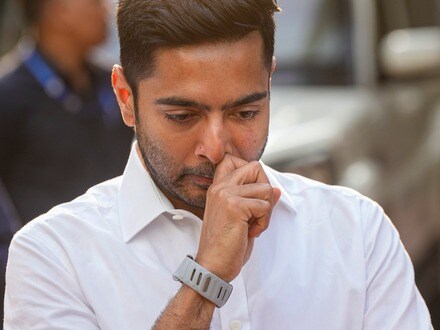 সিআইডি-র জারি করা নোটিসকে চ্যালেঞ্জ করে দায়ের করা মামলার দ্রুত শুনানির আবেদন খারিজ করে দিয়েছেন কলকাতা হাই কোর্টের বিচারপতি চৈতালী চট্টোপাধ্যায় দাস।