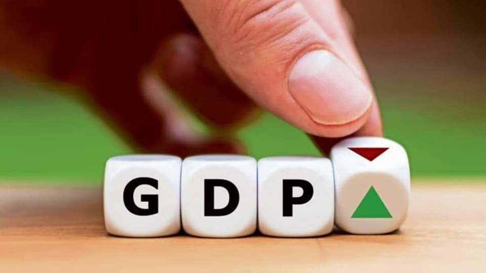 বিশ্বব্যাপী অনিশ্চয়তার মাঝেই আশা GDP-তে