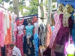 নতুন নিয়ম অনুযায়ী, মঙ্গলাহাটের হকাররা রাত ১২টার পর থেকে ফুটপাথে বসে ব্যবসা শুরু করতে পারবেন।