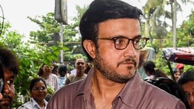 ইউসুফ পাঠান, মমতা এবং তাঁকে নিয়ে প্রকাশিত এক রিপোর্ট খারিজ করে বিবৃতি জারি করলেন সৌরভ গঙ্গোপাধ্যায়। (PTI)