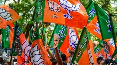 মানুষের সঙ্গে সংযোগ বজায় রাখার বার্তা দিলেন আলিপুরদুয়ারের কুমারগ্রামের বিধায়ক তথা রাজ্যের পূর্ণমন্ত্রী মনোজকুমার ওঁরাও এবং ফালাকাটার বিধায়ক তথা পূর্ণমন্ত্রী দীপক বর্মন।