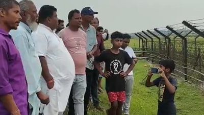 বিজেপি বিধায়ক দধিরাম রায় মেখলিগঞ্জের চ্যাংরাবান্ধায় ভারত-বাংলাদেশ সীমান্ত পরিদর্শন করেন।