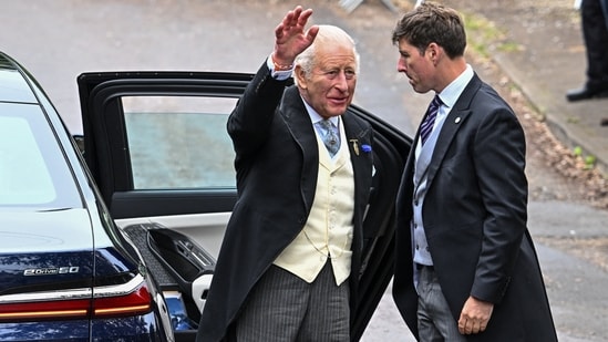 Britain's King Charles waves as he arrives to attend the wedding of Princess Anne's son, Peter Phillips and Harriet Sperling at All Saints' Church in Kemble, Cirencester, Britain, June 6, 2026. REUTERS/Dylan Martinez(REUTERS)