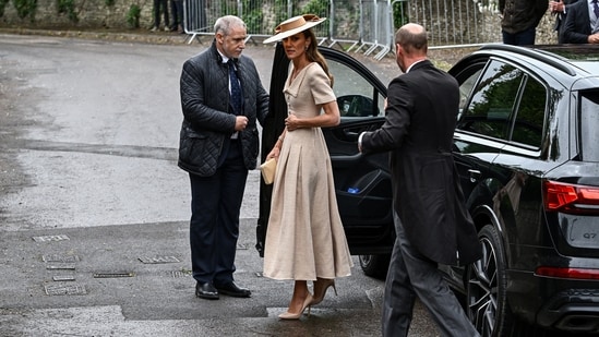 Britain's Kate, Princess of Wales and William, Prince of Wales arrive to attend the wedding of Princess Anne's son, Peter Phillips and Harriet Sperling at All Saints' Church in Kemble, Cirencester, Britain, June 6, 2026. REUTERS/Dylan Martinez(REUTERS)
