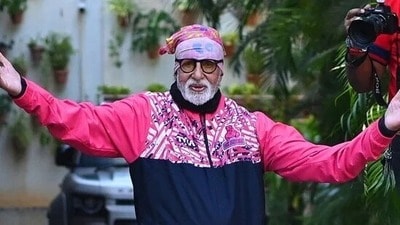 ৮৩ বছর বয়সেও করেন সারা রাত জেগে কাজ