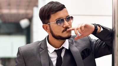 তৃণমূলের যুব নেতা দেবাংশু ভট্টাচার্যের একটি সোশ্যাল মিডিয়া পোস্ট নতুন করে বিতর্কের জন্ম দিয়েছে। তৃণমূলের যুব নেতা দেবাংশু ভট্টাচার্যের একটি সোশ্যাল মিডিয়া পোস্ট নতুন করে বিতর্কের জন্ম দিয়েছে।