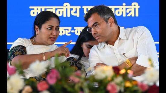 Verma asked the officers to ensure that grievances are addressed promptly (HT)