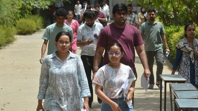 ইউপিএসসি সিভিল সার্ভিসেস পরীক্ষায় সাফল্যের এক দৃষ্টান্তমূলক উদাহরণ তৈরি করলেন আইআইটির প্রাক্তনী পীযূষ কাপুর। (ছবিটি প্রতীকী, সৌজন্যে হিন্দুস্তান টাইমস)