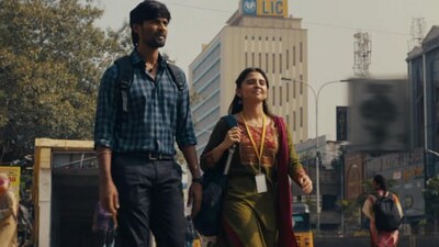 <p>విధు తన నటనతో సత్య పాత్రలోని అమాయకత్వాన్ని, బాధను అద్భుతంగా పండించగా.. ప్రీతి అస్రాని తన నటనతో కట్టిపడేసింది. వీటికి తోడు షాన్ రోల్డాన్ అందించిన సంగీతం, నేపథ్య సంగీతం సినిమాను మరో స్థాయికి తీసుకెళ్లాయి. డైలాగ్స్లలో సహజత్వం, ఎమోషనల్ సీన్స్ వీక్షకులను కన్నీళ్లు పెట్టిస్తున్నాయి. మన పక్కింటి అబ్బాయి కథలా అనిపించే ఈ '29' చిత్రాన్ని ప్రతి ఒక్క 30 ఏళ్ల మగాడు కచ్చితంగా చూడాల్సిందే. <br> </p> <p>విధు తన నటనతో సత్య పాత్రలోని అమాయకత్వాన్ని, బాధను అద్భుతంగా పండించగా.. ప్రీతి అస్రాని తన నటనతో కట్టిపడేసింది. వీటికి తోడు షాన్ రోల్డాన్ అందించిన సంగీతం, నేపథ్య సంగీతం సినిమాను మరో స్థాయికి తీసుకెళ్లాయి. డైలాగ్స్లలో సహజత్వం, ఎమోషనల్ సీన్స్ వీక్షకులను కన్నీళ్లు పెట్టిస్తున్నాయి. మన పక్కింటి అబ్బాయి కథలా అనిపించే ఈ '29' చిత్రాన్ని ప్రతి ఒక్క 30 ఏళ్ల మగాడు కచ్చితంగా చూడాల్సిందే. <br> </p>