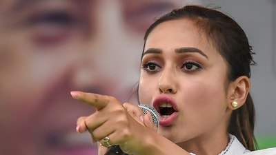 গ্রেফতারি নিয়ে ভুয়ো খবর, চটলেন মিমি! হুঁশিয়ারি দিয়ে কী বললেন নায়িকা? গ্রেফতারি নিয়ে ভুয়ো খবর, চটলেন মিমি! হুঁশিয়ারি দিয়ে কী বললেন নায়িকা?