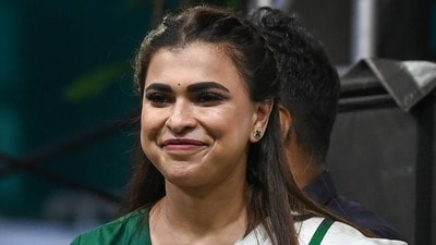কলকাতার সিজিও কমপ্লেক্সে অবস্থিত ইডির দফতরে সোমবার উপস্থিত হলেন প্রাক্তন মন্ত্রী সাধন পাণ্ডের কন্যা শ্রেয়া পাণ্ডে। (Hindustan Times) কলকাতার সিজিও কমপ্লেক্সে অবস্থিত ইডির দফতরে সোমবার উপস্থিত হলেন প্রাক্তন মন্ত্রী সাধন পাণ্ডের কন্যা শ্রেয়া পাণ্ডে। (Hindustan Times)