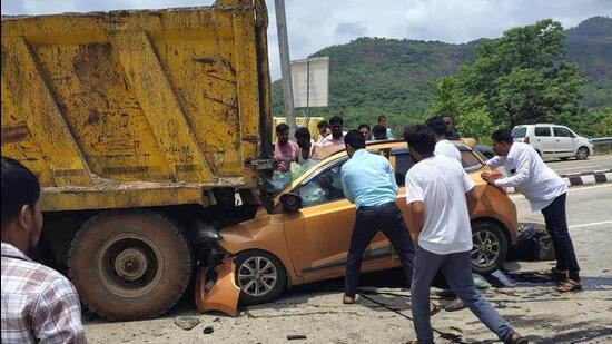 Car crashes into dumper on Mum-Goa Highway; one dead