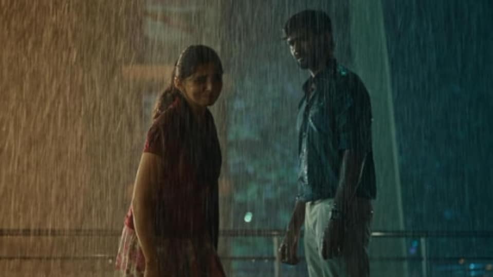 <p>ఈ సామాజిక ఒత్తిళ్లు, కుటుంబ సభ్యుల ప్రశ్నల మధ్య సత్య ఎలాంటి ఇబ్బందులు పడ్డాడనేది దర్శకుడు చాలా సహజంగా చూపించారు. తరచూ ఉద్యోగాలు మార్చడం, భవిష్యత్తుపై స్పష్టత లేకపోవడంతో తనలో తానే కుంగిపోతుంటాడు. నేటి తరం యువత అనుభవిస్తున్న క్వార్టర్ లైఫ్ క్రైసిస్‌ను ఈ పాత్ర ప్రతిబింబిస్తుంది.<br> </p>