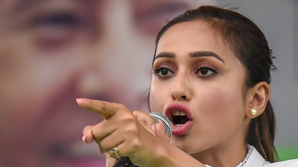 গ্রেফতারি নিয়ে ভুয়ো খবর, চটলেন মিমি! হুঁশিয়ারি দিয়ে কী বললেন নায়িকা?