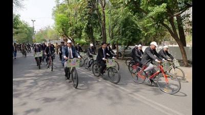 Judges in Lucknow recently pedalled their way to courts in response to the PM’s call for fuel conservation. (Sourced) Judges in Lucknow recently pedalled their way to courts in response to the PM’s call for fuel conservation. (Sourced)