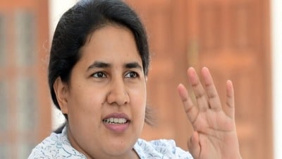 প্রাক্তন মুখ্যমন্ত্রীর কন্যাকে তলব ইডি-র প্রাক্তন মুখ্যমন্ত্রীর কন্যাকে তলব ইডি-র