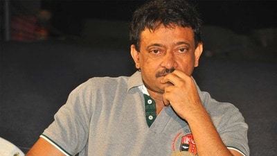 సినిమా రివ్యూలపై వివాదం.. నిర్మాతలకు ఆర్జీవీ స్ట్రాంగ్ కౌంటర్! సినిమా రివ్యూలపై వివాదం.. నిర్మాతలకు ఆర్జీవీ స్ట్రాంగ్ కౌంటర్!
