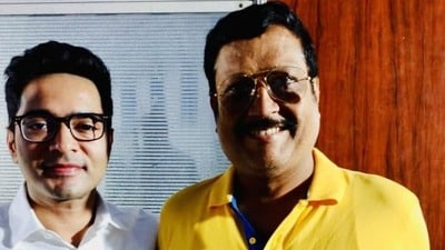 রাজারহাটের বাড়ি থেকে সব্যসাচীকে গ্রেফতার করে বিধাননগর উত্তর থানার পুলিশ।