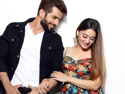 ১৬ বছরের বিয়ে ভেঙেছে! প্রাক্তন স্বামীই এখন বেস্ট ফ্রেন্ড, মাহির কথায় থ নেটপাড়া