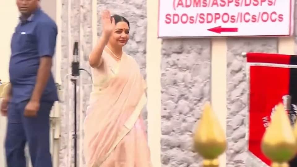 কোলাঘাটে মুখ্যমন্ত্রী শুভেন্দু অধিকারীর ডাকা প্রশাসনিক বৈঠকে উপস্থিত হলেন তৃণমূলের একাধিক জনপ্রতিনিধি।