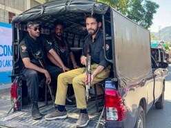 ‘কাশ্মীরিদের বুলেট দিয়ে ভয় দেখানো..’, বলছেন PoKর নেতা, সেখানেই পাক সেনার কপ্টার… (PTI Photo) (PTI06_09_2026_000191B)