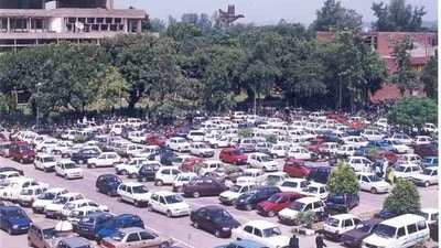 BS VII emission norms: 2030 నుంచి బీఎస్-7 కాలుష్య నిబంధనలు: పెరగనున్న వాహనాల ధరలు BS VII emission norms: 2030 నుంచి బీఎస్-7 కాలుష్య నిబంధనలు: పెరగనున్న వాహనాల ధరలు