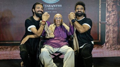 ఏమయింది.. ఏమయింది.. సింగ్ గీతం కొత్త రిలీజ్ డేట్ వచ్చేసింది (x) ఏమయింది.. ఏమయింది.. సింగ్ గీతం కొత్త రిలీజ్ డేట్ వచ్చేసింది (x)