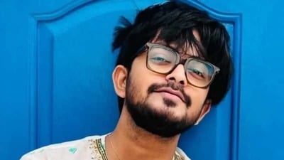 নিজের ভালোবাসাকে সকলের সামনে আনলেন সায়ক! খেলেন চুমুও, ব্যাপার কী? নিজের ভালোবাসাকে সকলের সামনে আনলেন সায়ক! খেলেন চুমুও, ব্যাপার কী?