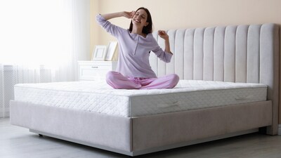 Your mattress plays a bigger role in summer sleep than you think, influencing comfort, airflow and overnight recovery. (canva.com)