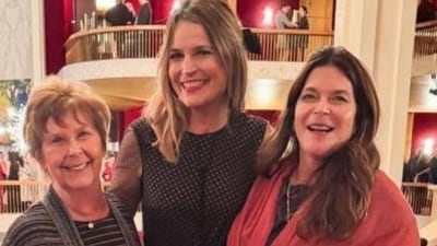 Savannah Guthrie seen with sister Annie and mother Nancy Guthrie. (X/@CoffindafferFBI) Savannah Guthrie seen with sister Annie and mother Nancy Guthrie. (X/@CoffindafferFBI)