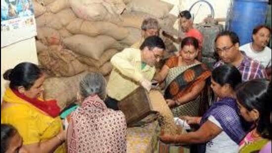 According to depot operators, technical issues have increased the time required to serve each beneficiary, resulting in long queues and reduced daily distribution. (HT File)